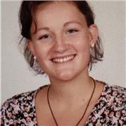 Etudiante en double licence de Droit et de LEA (anglais/espagnol) à Grenoble motivée et désireuse d'aider !